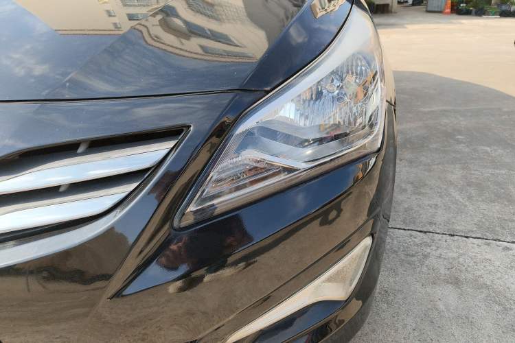 Used Hyundai Verna 2014 1.4L Manual Smart GLS Trim
