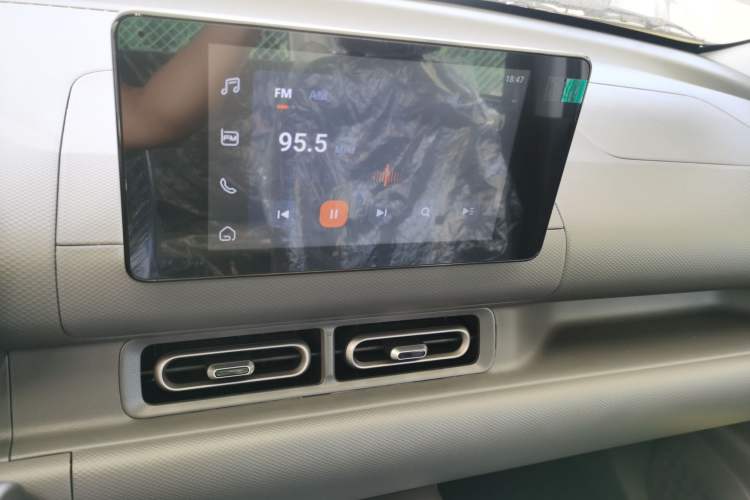 Used Wuling Hongguang New Energy 2024 All-Electric Model 300KM Standard Version
