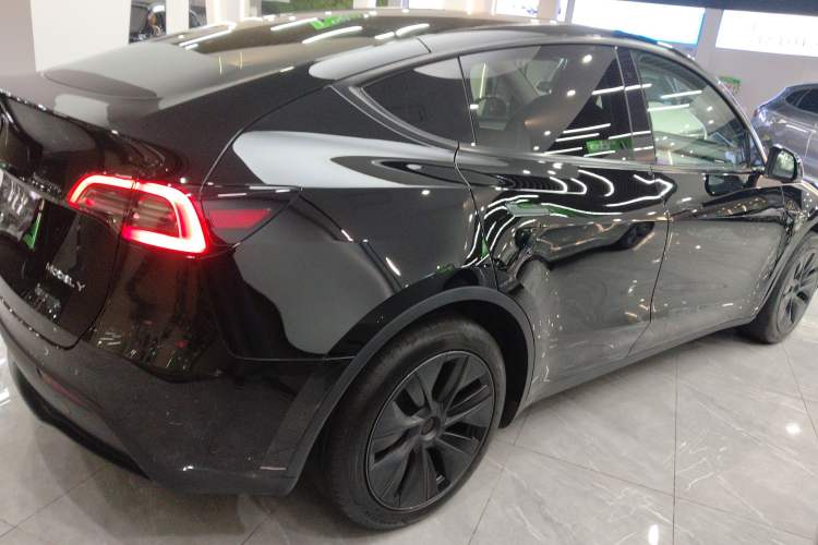 Used Tesla Model Y 2023 Rear-Wheel-Drive Version
