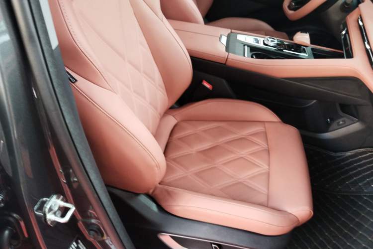 Used Changan CS75 PLUS 2023 3rd Generation 1.5T Automatic Prestige Model
