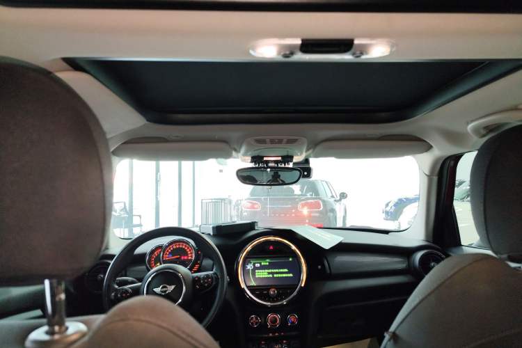 Used  MINI 2015 1.5T COOPER Fun Five-Door Edition
