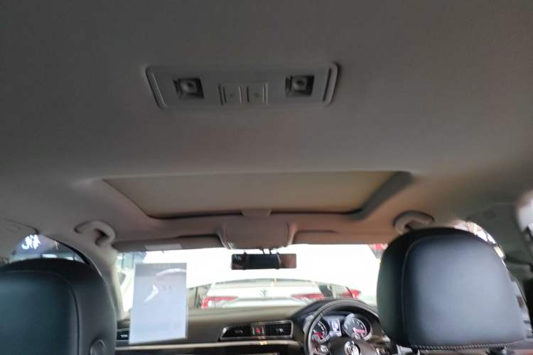 Used Volkswagen Lamando 2015 330TSI DSG Comfort Edition
