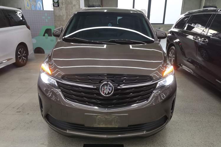 Used Buick GL8 2022 Land Cruiser Executive Class 652T Comfort Model
