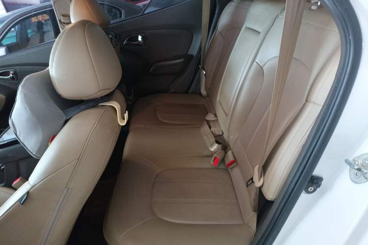 Used Hyundai ix35 2015 2.0L Automatic 2WD Smart Version China V Standard
