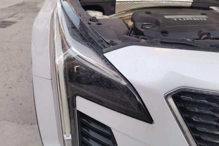 Used Cadillac XT4 2018 28T Two-Wheel Drive Leading Version
