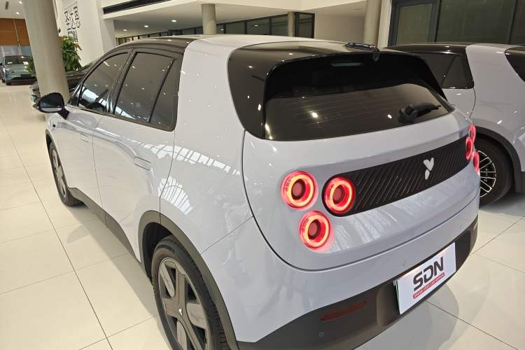 Used  firefly 2025 Illuminated Edition