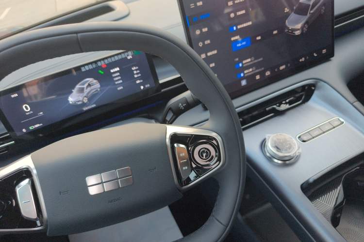 Used  E5 2024 440km Launch Edition
