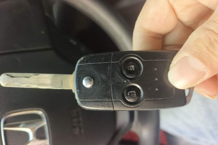 Used Honda CR-V 2012 2.0L two-wheel drive urban version
