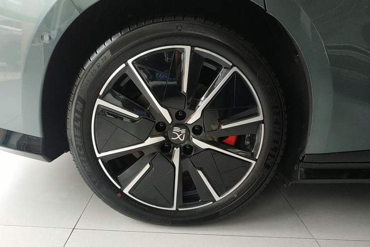 Used BYD Han L 2025 EV 701KM LiDAR Deluxe Edition
