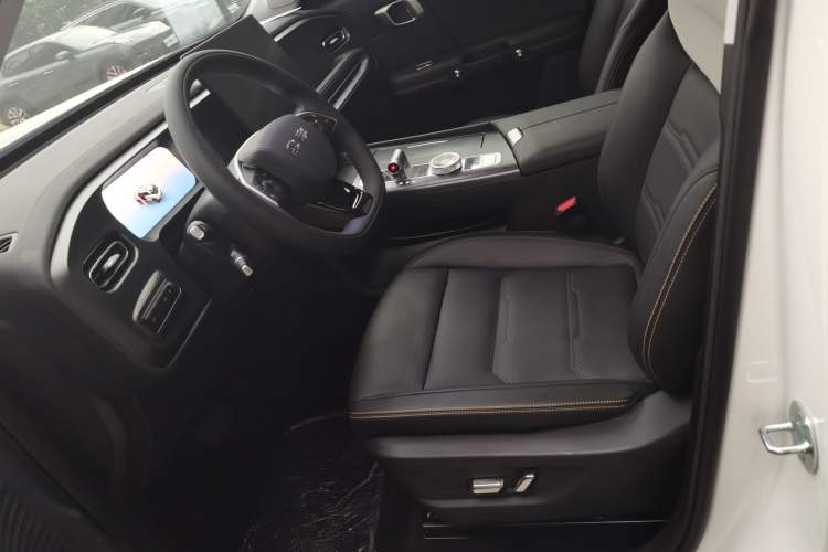 Used  BJ30 2024 1.5T Magic Electric Drive Standard Edition
