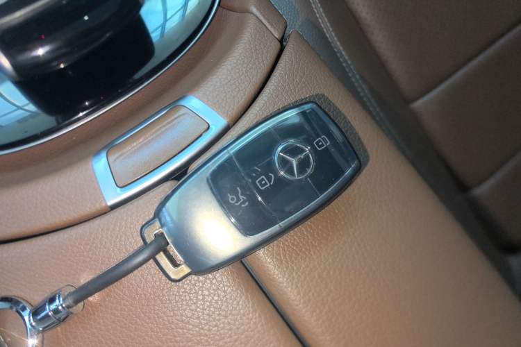 Used Mercedes-Benz E-Class 2017 E 300 L Sporty and Stylish Model
