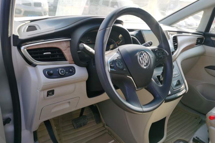 Used Buick GL8 2017 ES 28T Comfort Model China V Standard
