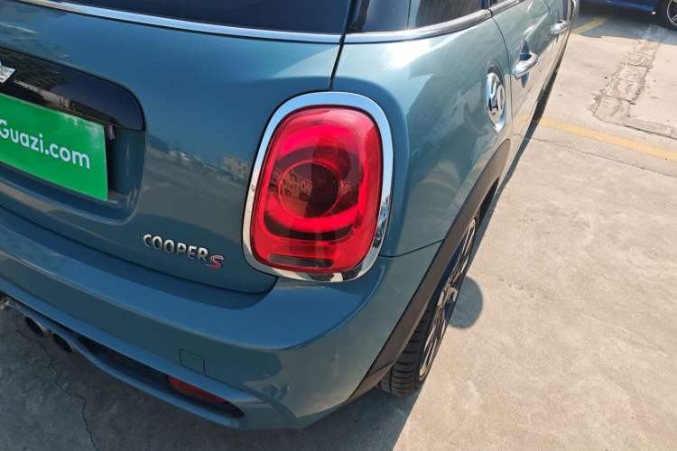 Used  MINI 2016 2.0T COOPER S Five-Door Edition
