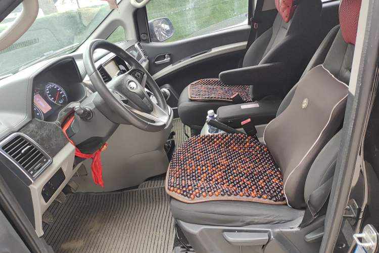 Used JAC Refine M4 2016 2.0L Manual Luxury Version
