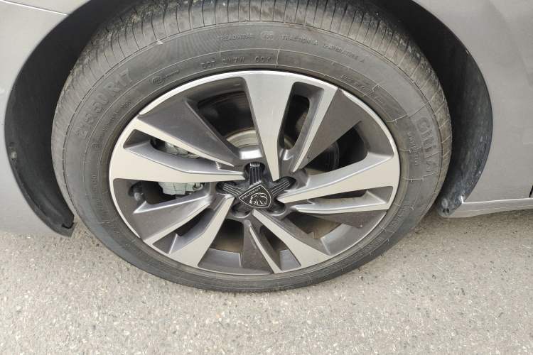 Used Peugeot 408 2022 1.6T Light-Chasing Edition
