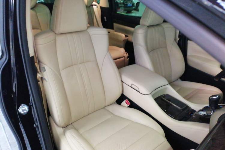 Used Toyota Vellfire 2021 Crown Dual-Engine 2.5L HV Supreme Edition
