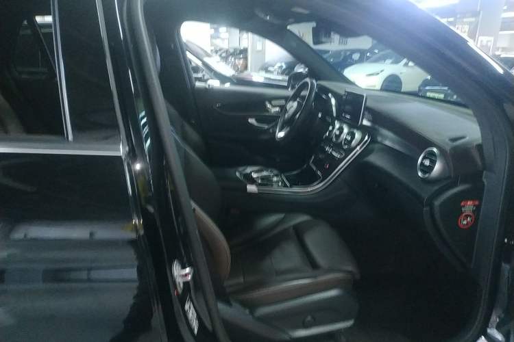 Used Mercedes-Benz GLC 2018 GLC 260 4MATIC Luxury Model