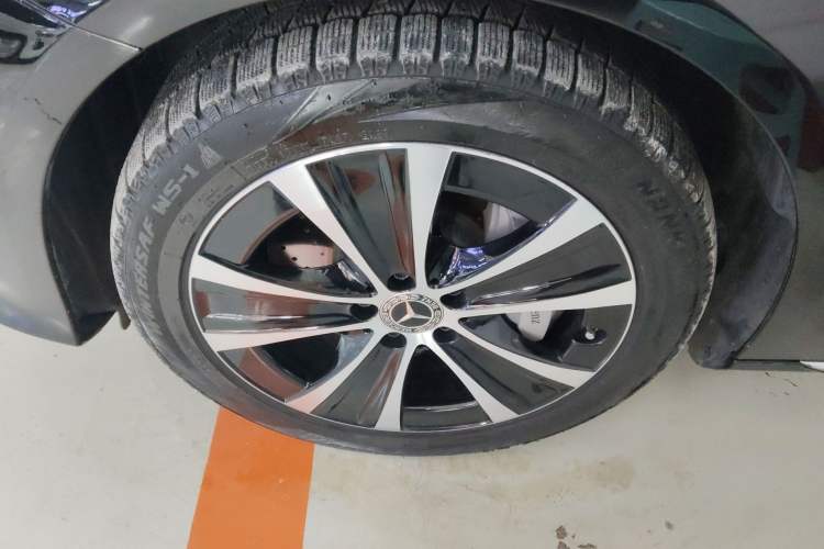 Used Mercedes-Benz E-Class New Energy 2022 Second Facelift E 350 e L Plug-in Hybrid Sedan
