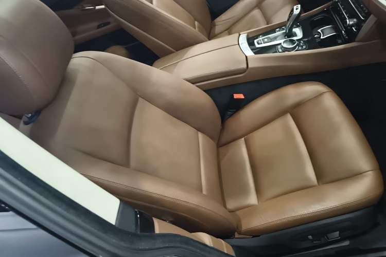 Used BMW 5 Series GT 2014 528i Leading Model