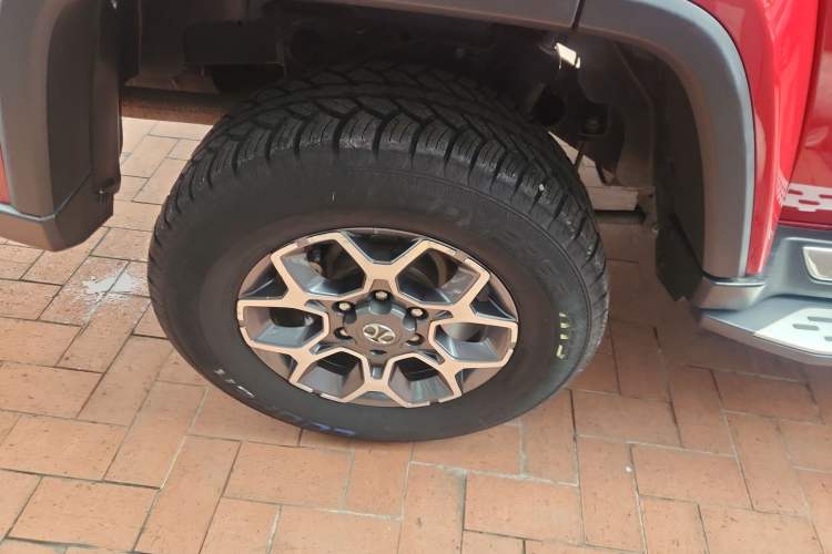 Used  BJ40 2018 PLUS 2.3T Automatic Four-Wheel Drive Flagship Version China V Emission Standard