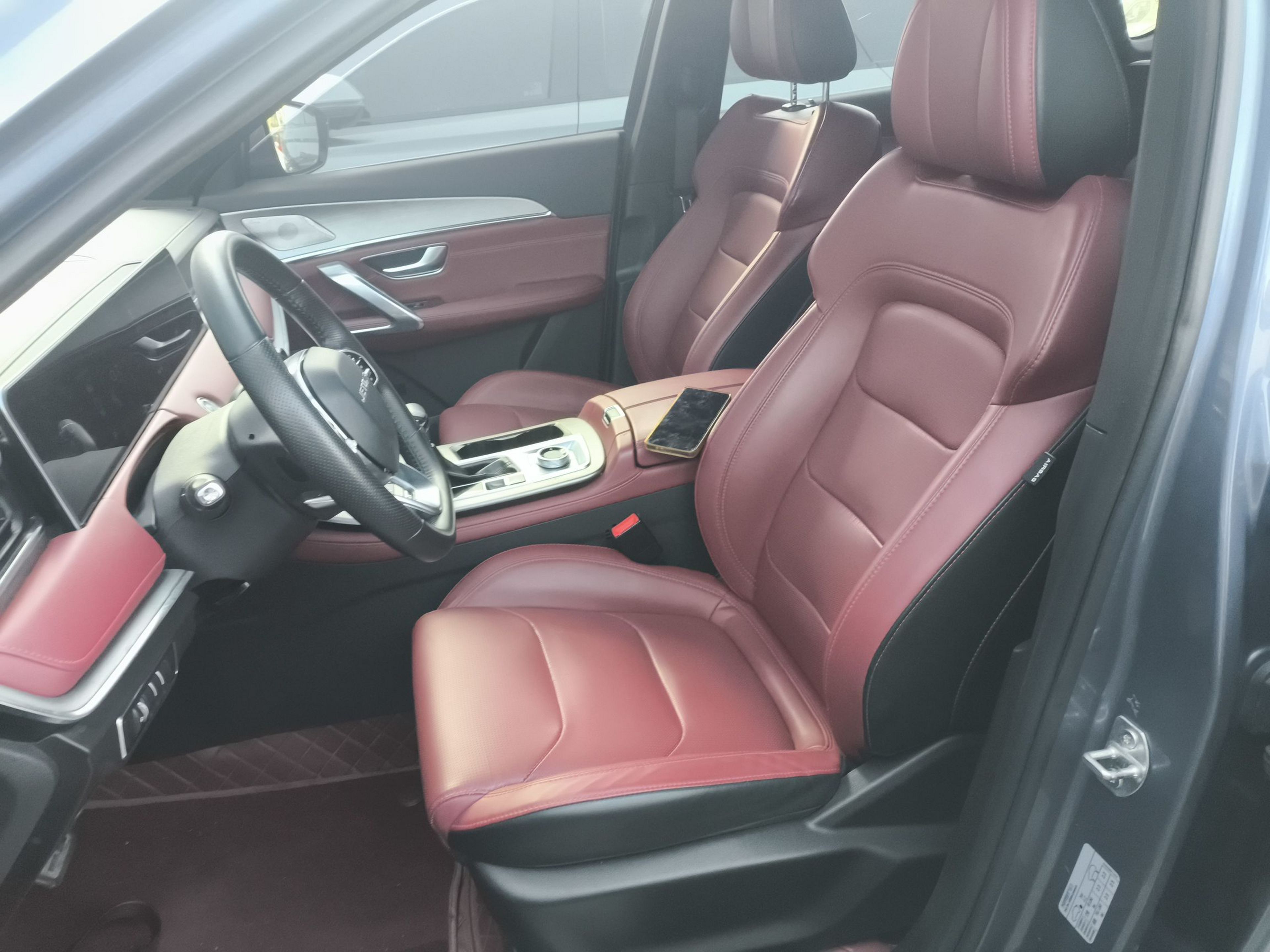 Переднее сиденье в автомобиле