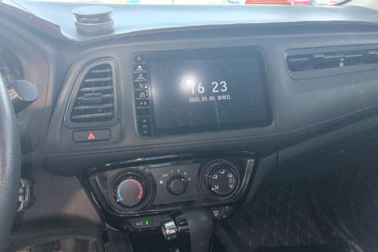 Used Honda Vezel 2020 1.5L CVT Pioneer Edition
