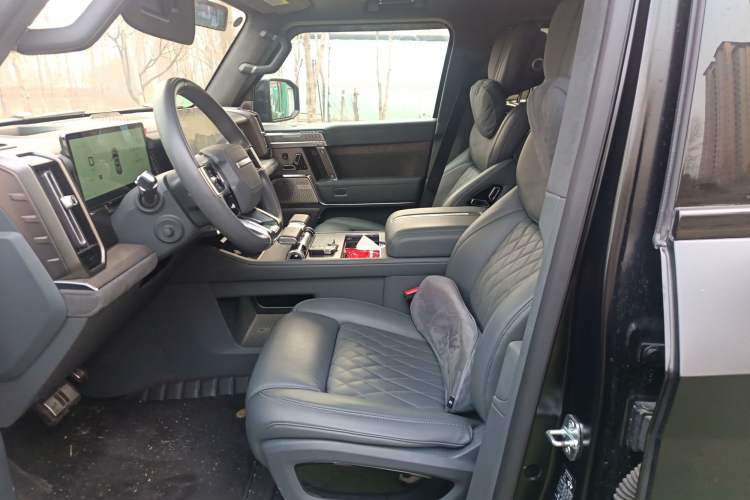 Used  917 2023 Range-Extended Base Model
