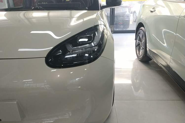 Used Wuling Bingo 2023 333 km Lingxi Connected+ Version
