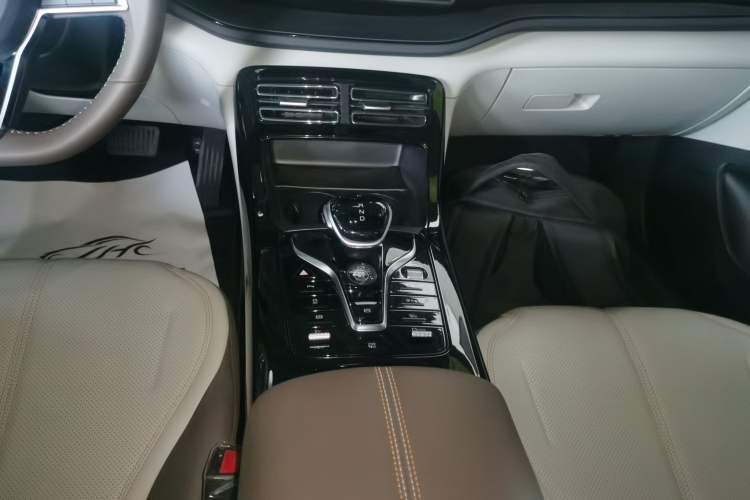 Used BYD Qin PLUS 2024 HONOR Edition DM-i 55KM Leading Model
