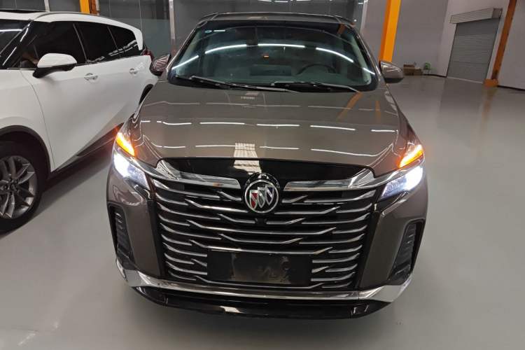 Used Buick GL8 2023 Land Executive Class Comfort Model
