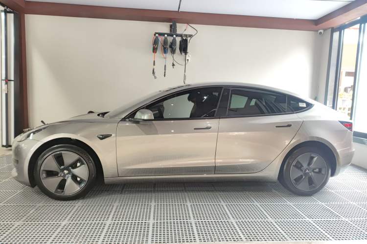 Used Tesla Model 3 2022 Rear-Wheel-Drive Version