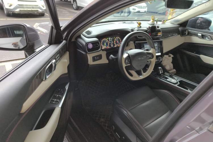 Used Lynk & Co 02 2022 1.5T DCT Shine Pro