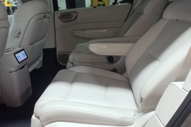 Used Lynk & Co 900 2025 2.0T Exploration Edition
