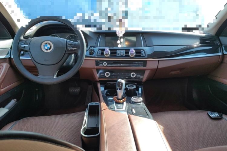 Used BMW 5 Series 2014 520Li Elegant Model
