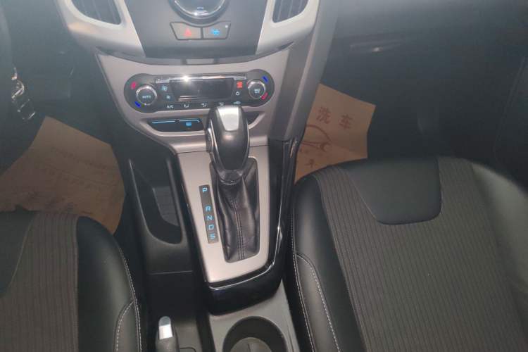 Used Ford Focus 2012 Hatchback 1.6L Automatic Fashion Edition
