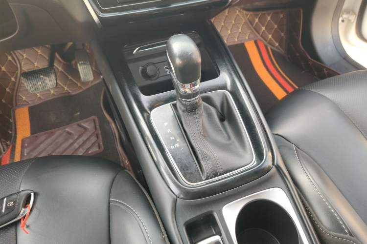 Used Roewe i5 2019 1.5L Automatic 4G Connected Linghao Flagship Edition