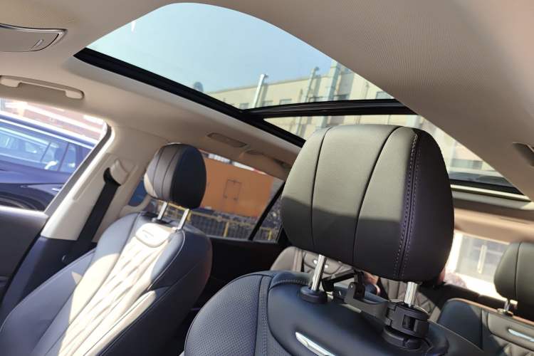 Used Hongqi HS7 PHEV 2024 2.0T PHEV Four-Wheel Drive Flagship Edition 6 Seats
