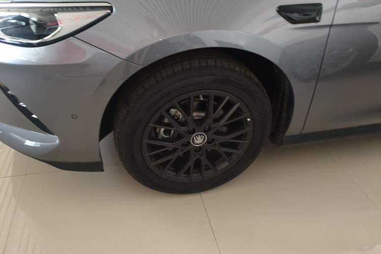 Used BYD Qin PLUS 2025 EV Smart Drive Edition 420KM Leading Model