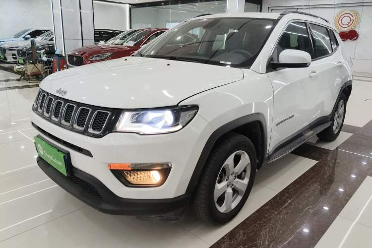 Used  Compass 2019 220T Automatic Family Edition
