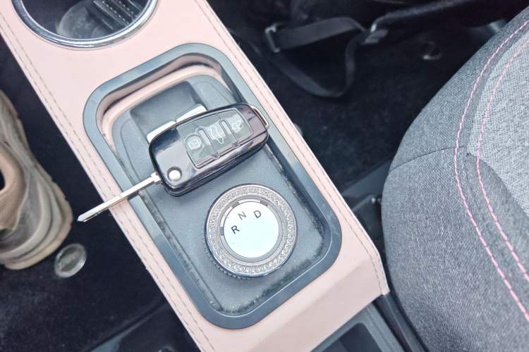 Used Chery QQ Ice Cream 2022 170km Sundae Phosphate Lithium-Ion
