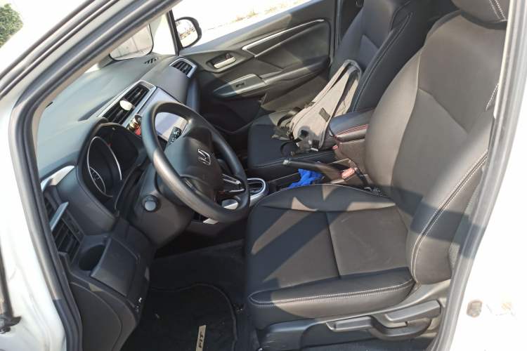 Used Honda Fit 2016 1.5L SES CVT Fashion Sunroof Edition
