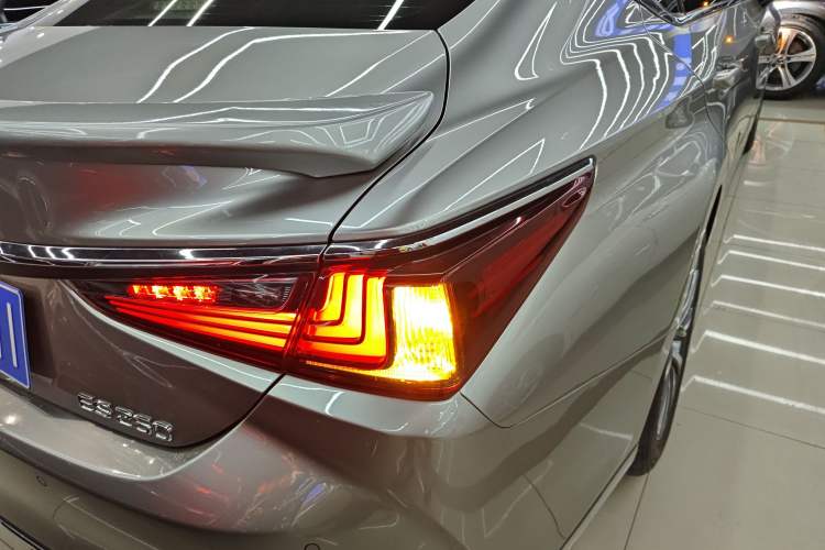 Used Lexus ES 2018 200 Excellence Edition China V Standard
