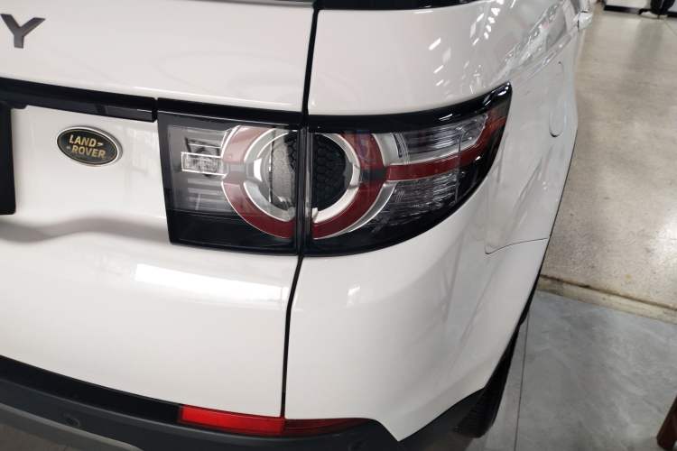 Used Land Rover Discovery Sport 2019 240 PS SE Version China VI Standard
