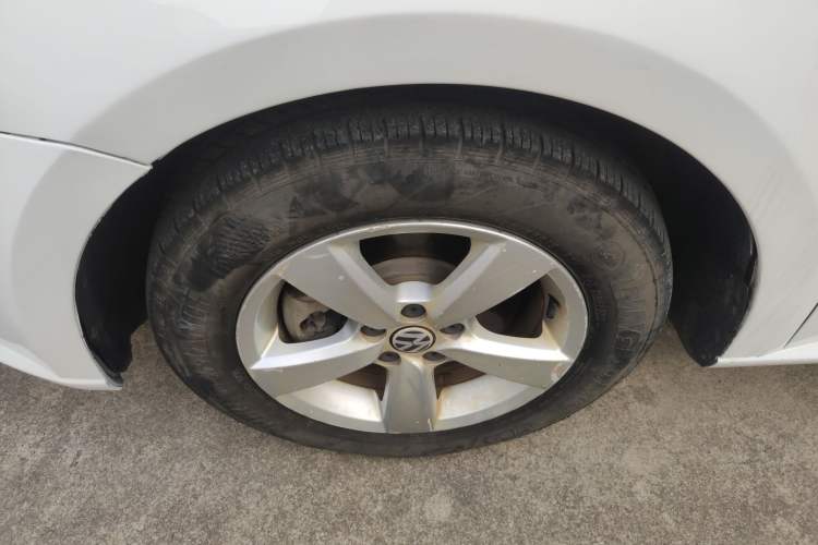 Used Volkswagen Gran Lavida 2013 1.6L Automatic Fashion Model
