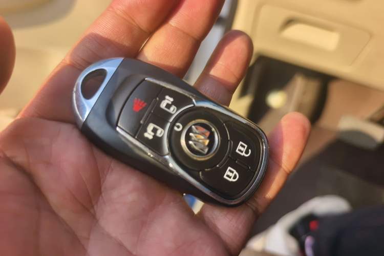 Used Buick GL8 2022 ES Landtrek 653T Luxury Edition