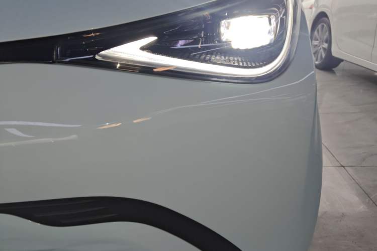 Used Cowin October 2025 Mate 410 km Surfing Edition
