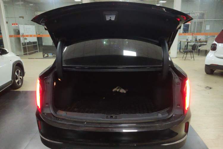 Used Hongqi E-QM5 2023 620km PLUS
