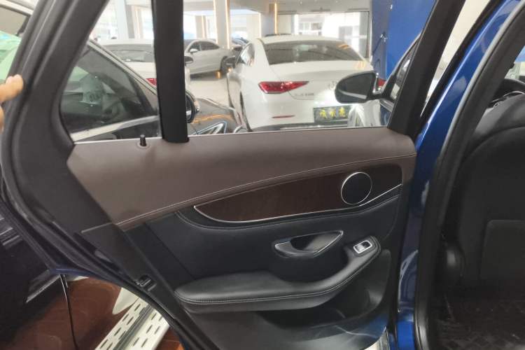 Used Mercedes-Benz GLC 2018 Refreshed GLC 300 4MATIC Dynamic Edition