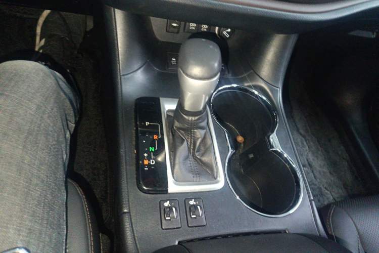 Used Toyota Highlander 2018 2.0T Four-Wheel Drive Prestige Version 7 Seats China VI Standard
