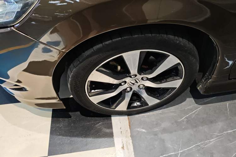 Used Honda Jade 2013 1.8L CVT Luxury Edition 5 seats
